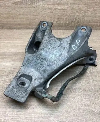 BMW 5 E60 E61 Engine mount bracket 6770940 6143961 RightSide