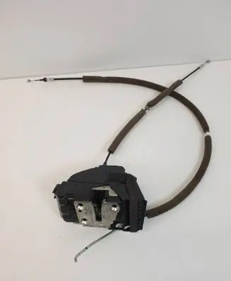 Nissan Qashqai Front door lock 4216