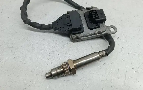 Mercedes-Benz E W213 Lambda probe sensor A0009057108 SNS381A 0009057108