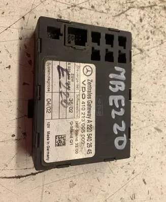Mercedes-Benz E W211 Gateway control module A2205402545 410213005009