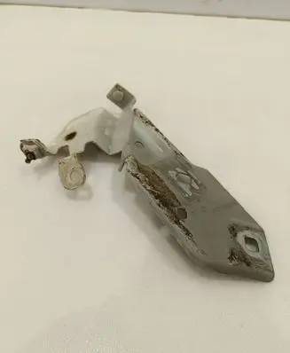 Renault Captur Fender mounting bracket 620428853A