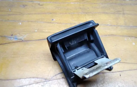 Ashtray (front)