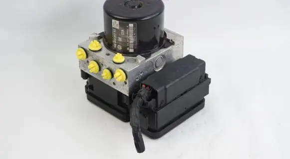 Skoda Octavia Mk2 (1Z) ABS Pump 1K0614517AT 1K0907379AJ