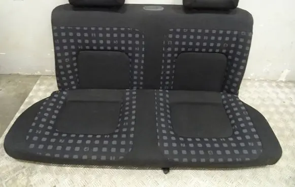 Volkswagen New Beetle Second row seats 