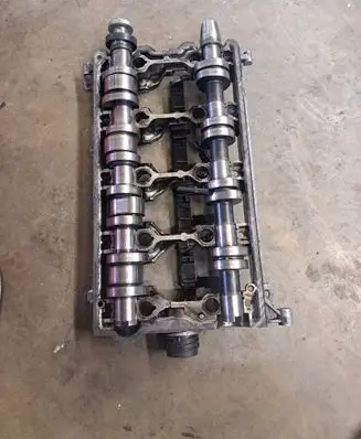Volkswagen Touran I Camshaft 3097
