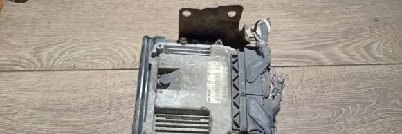 Opel Zafira B Engine control unit/module 0281012549