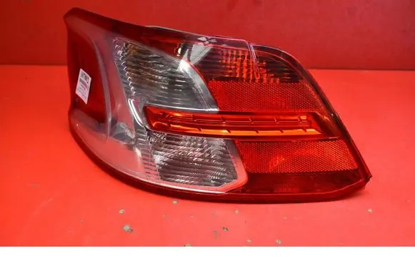 Peugeot 301 Rear/tail lights 9674807780