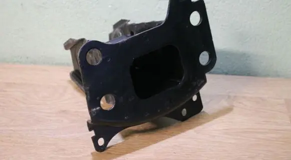 Audi A3 S3 8P Front bumper mounting bracket 8P0807133