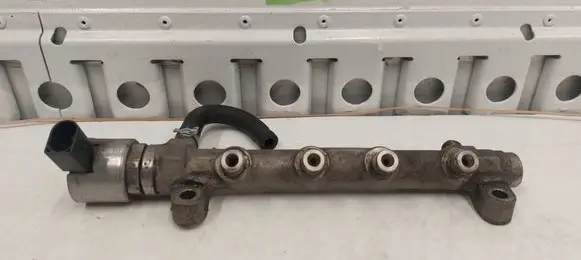 Volkswagen Golf VII Fuel main line pipe 04L089G 0715185