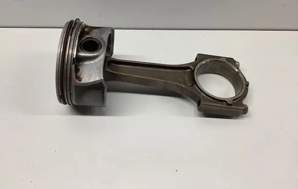 Dodge Challenger Piston with connecting rod