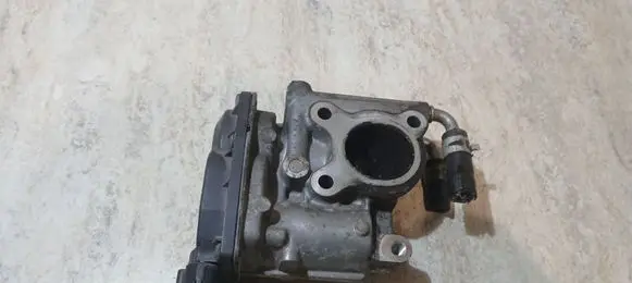 Toyota Avensis T270 EGR valve 258000R010