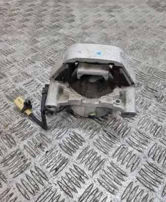 Audi A6 C7 Engine mount bracket 4G0199381