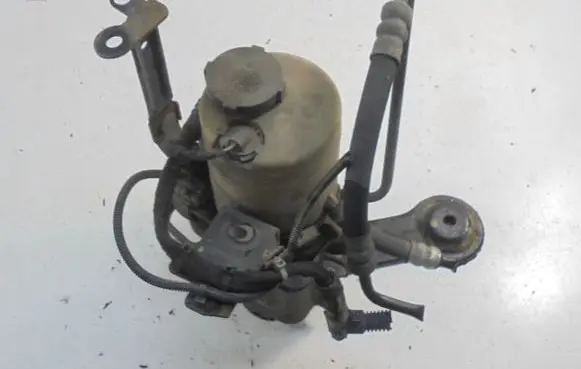 Opel Vectra C Power steering pump 24444335