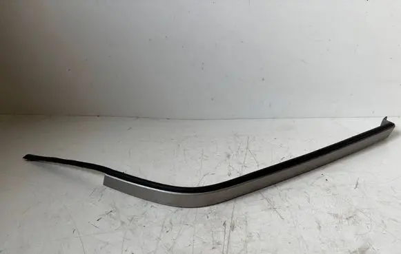 Mercedes-Benz C W202 Under headlight/headlamp trim 2028260577