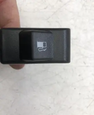 Mazda CX-3 Fuel tank opening switch 
