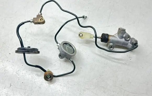 Clutch slave cylinder