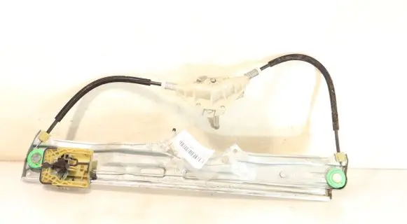 Rear window lifting mechanism without motor