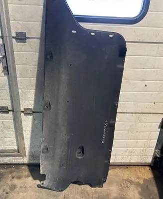 KIA Sorento Center/middle under tray cover 
