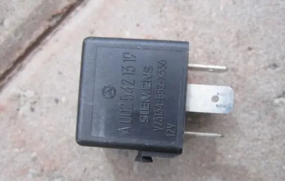 Mercedes-Benz 190 W201 Other relay 0025421319