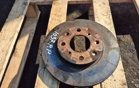 Volkswagen PASSAT B5.5 Front brake disc