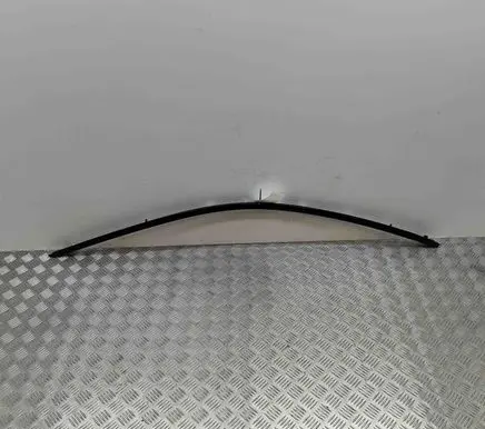 BMW M4 F82 F83 Front door glass trim molding 7433337