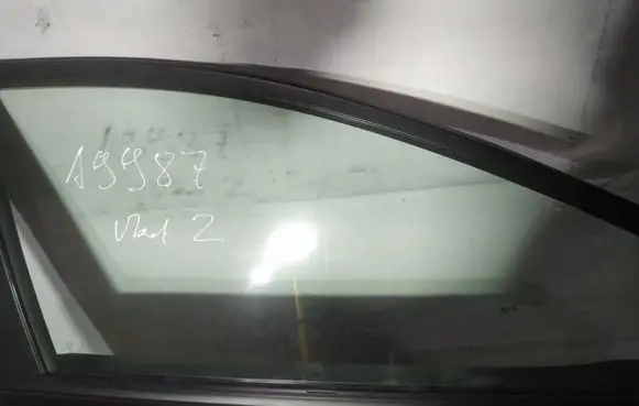 Mazda 2 Front door window glass four-door as2