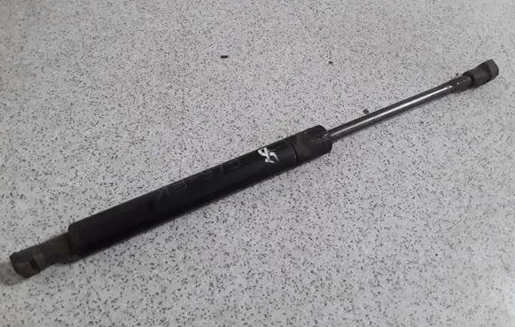 BMW 3 E46 Front bonnet/hood damper/strut 51238202688 8202688