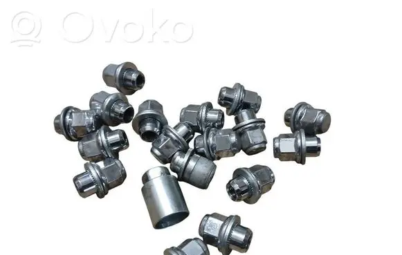 Toyota Yaris Cross Nuts/bolts 