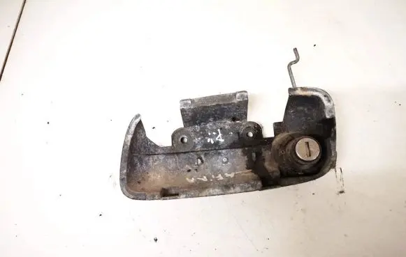 Opel Zafira A Front door lock (next to the handle) 
