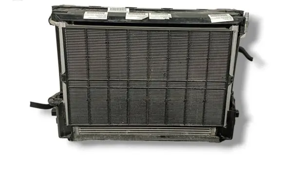 BMW 8 G15 Coolant radiator 8620207 17118620207 8742470