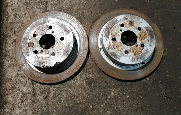Lexus IS 220D-250-350 Rear brake disc 