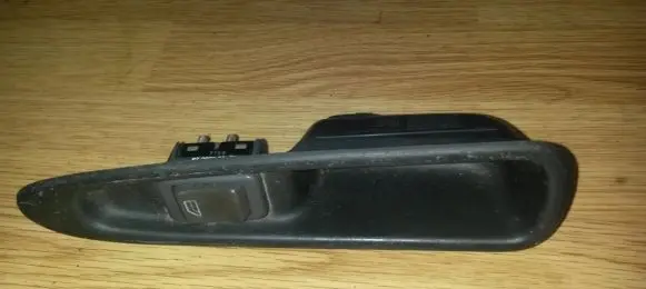Volvo S40, V40 Electric window control switch 821425