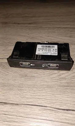 Mercedes-Benz SLK R172 USB socket connector A1728201700
