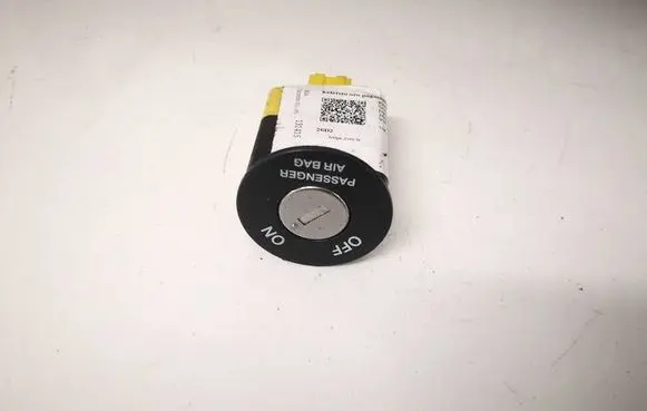KIA Sorento Passenger airbag on/off switch 
