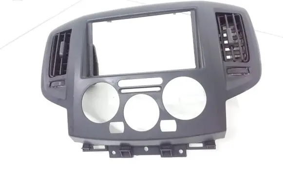 Radio/GPS head unit trim