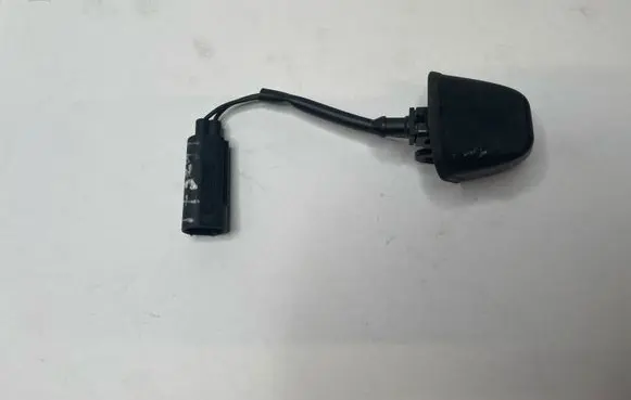 BMW 3 E90 E91 Windshield washer spray nozzle 8365385
