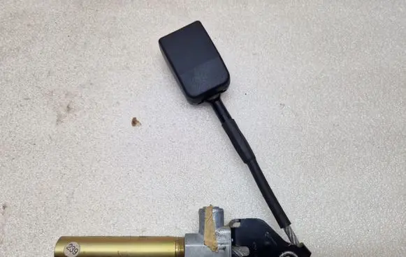 Renault Laguna I Front seatbelt buckle E501196