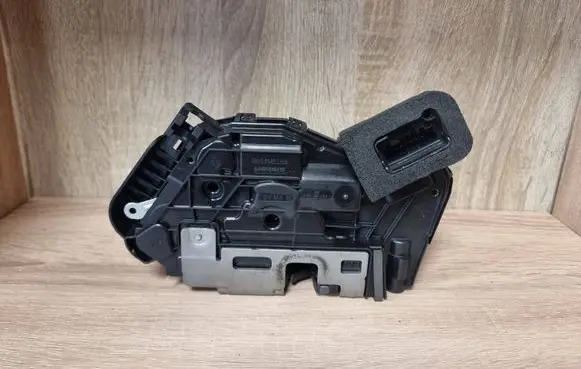 Skoda Octavia Mk4 Front door lock 5TB837016D