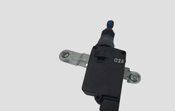 Hyundai Santa Fe Fuel tank cap lock motor
