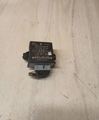 Volkswagen Golf V Light module LCM 1T0907357 H04S0003 5LA00837960