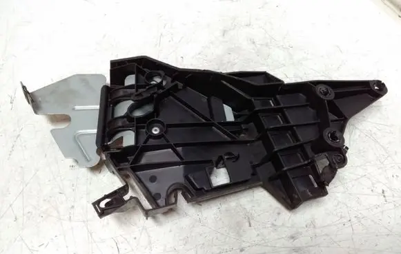 Rear door exterior handle/bracket