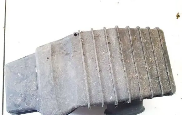 Renault Laguna I Air filter box 7700858315
