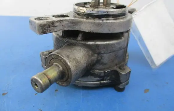 Peugeot 106 Vacuum pump