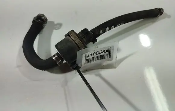 Volkswagen PASSAT B5 Engine coolant pipe/hose 8X0421159