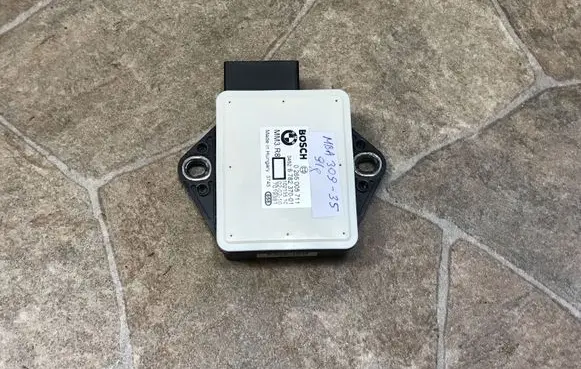 BMW 5 E60 E61 Yaw turn rate sensor 6782370