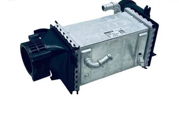 Volkswagen Tiguan Intercooler radiator 04E145785P