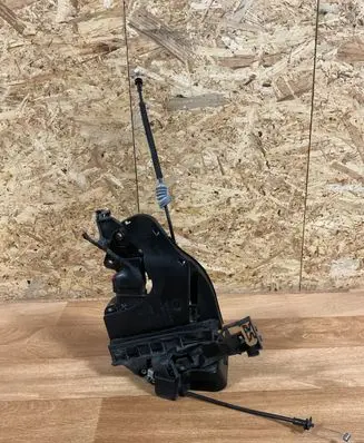 Volvo V50 Rear door lock 30699111 985916102