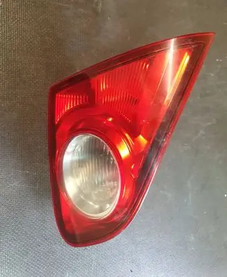 Tailgate rear/tail lights