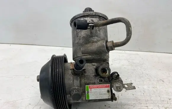 Mercedes-Benz E W124 Power steering pump 2104662101 A2104662101