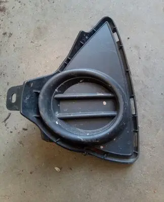 Toyota Auris E180 Front bumper lower grill